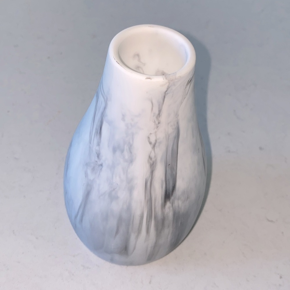 Marble Pattern Vase - Picture 7 of 7